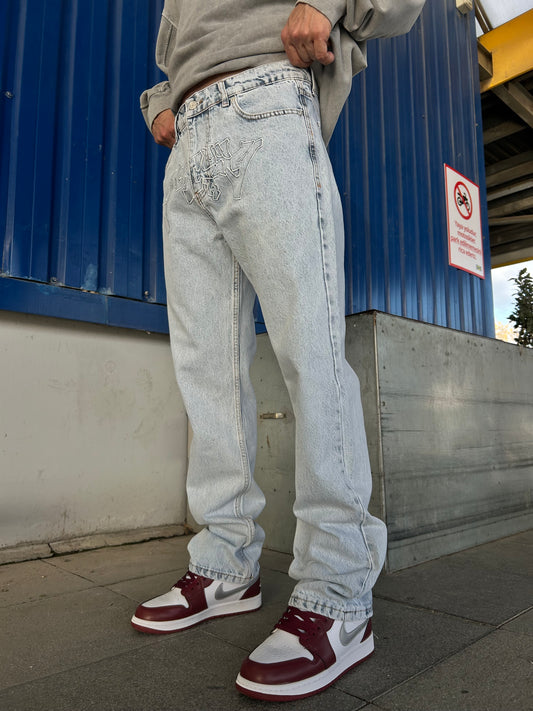 Açık Buz Mavisi Victory Script Nakış Detaylı Loose Fit Jean