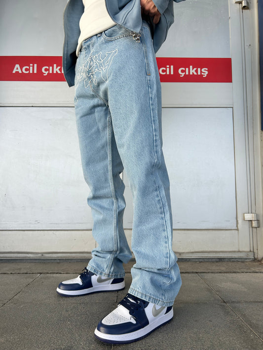 Açık Mavi Victory Script Nakış Detaylı Loose Fit Jean