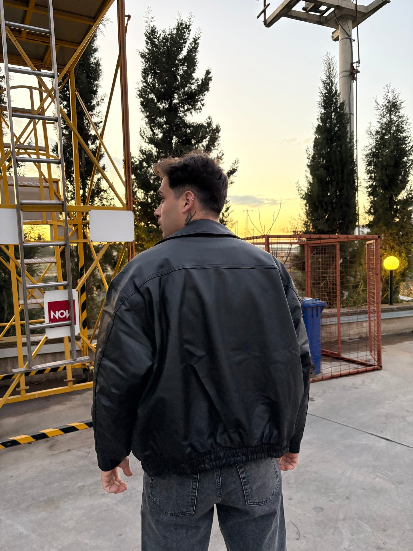 Siyah Düğme Detaylı Bomber Deri Ceket