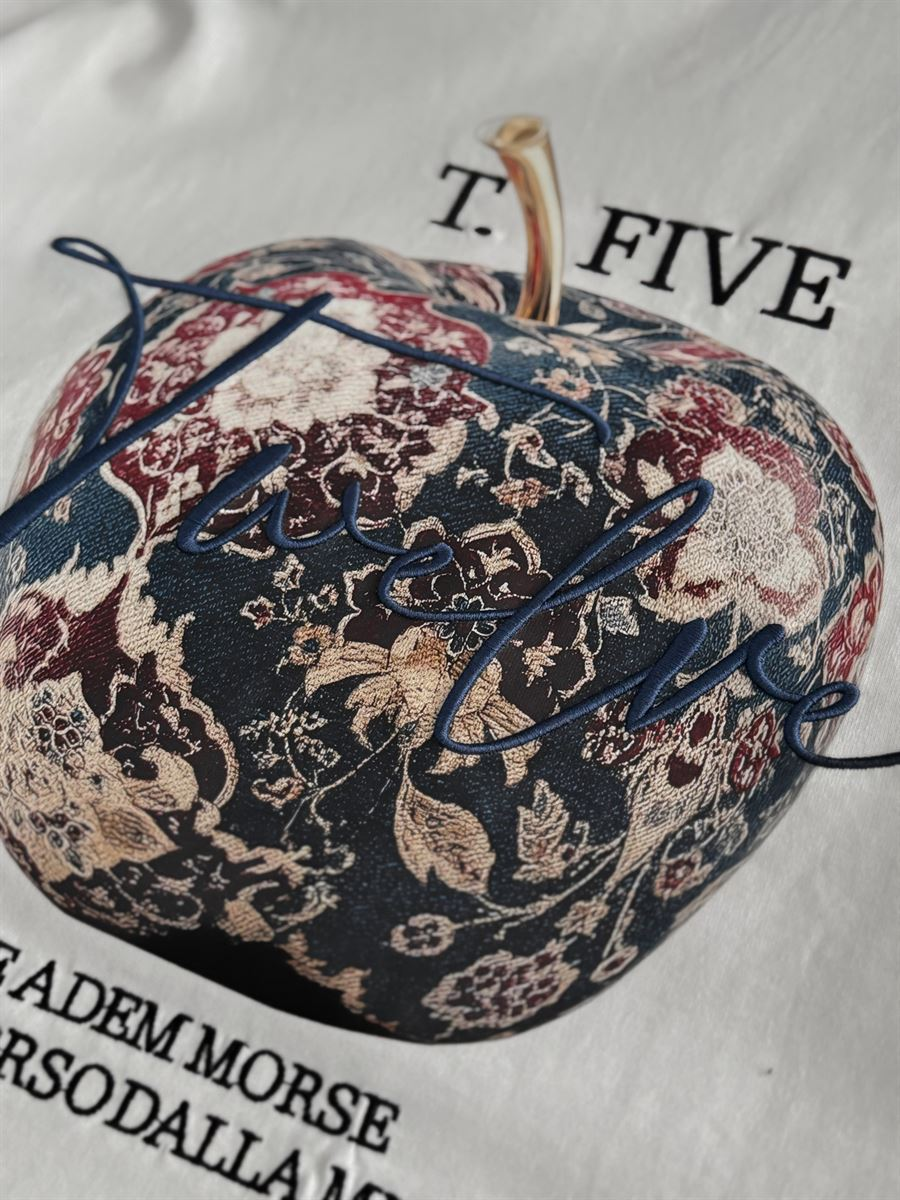 Beyaz Elma Baskılı T-Shirt