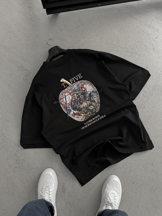 Siyah Elma Baskılı T-Shirt
