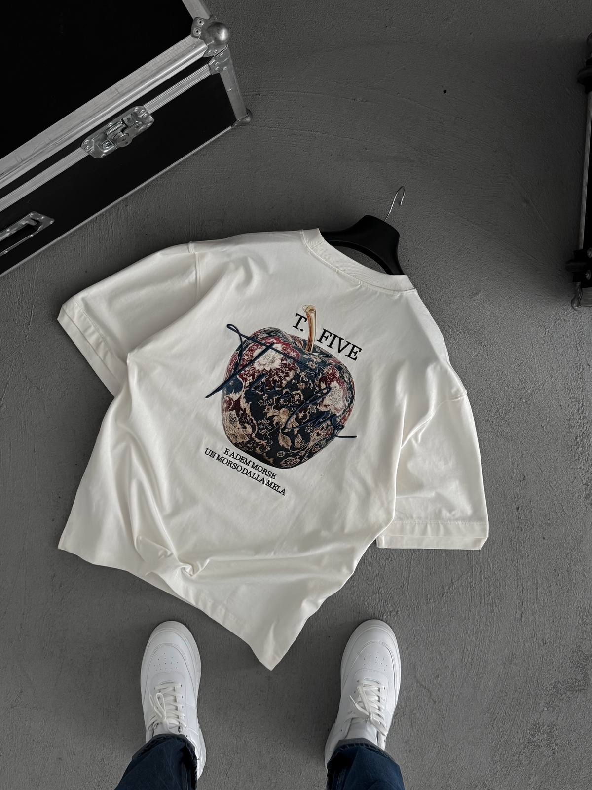 Beyaz Elma Baskılı T-Shirt
