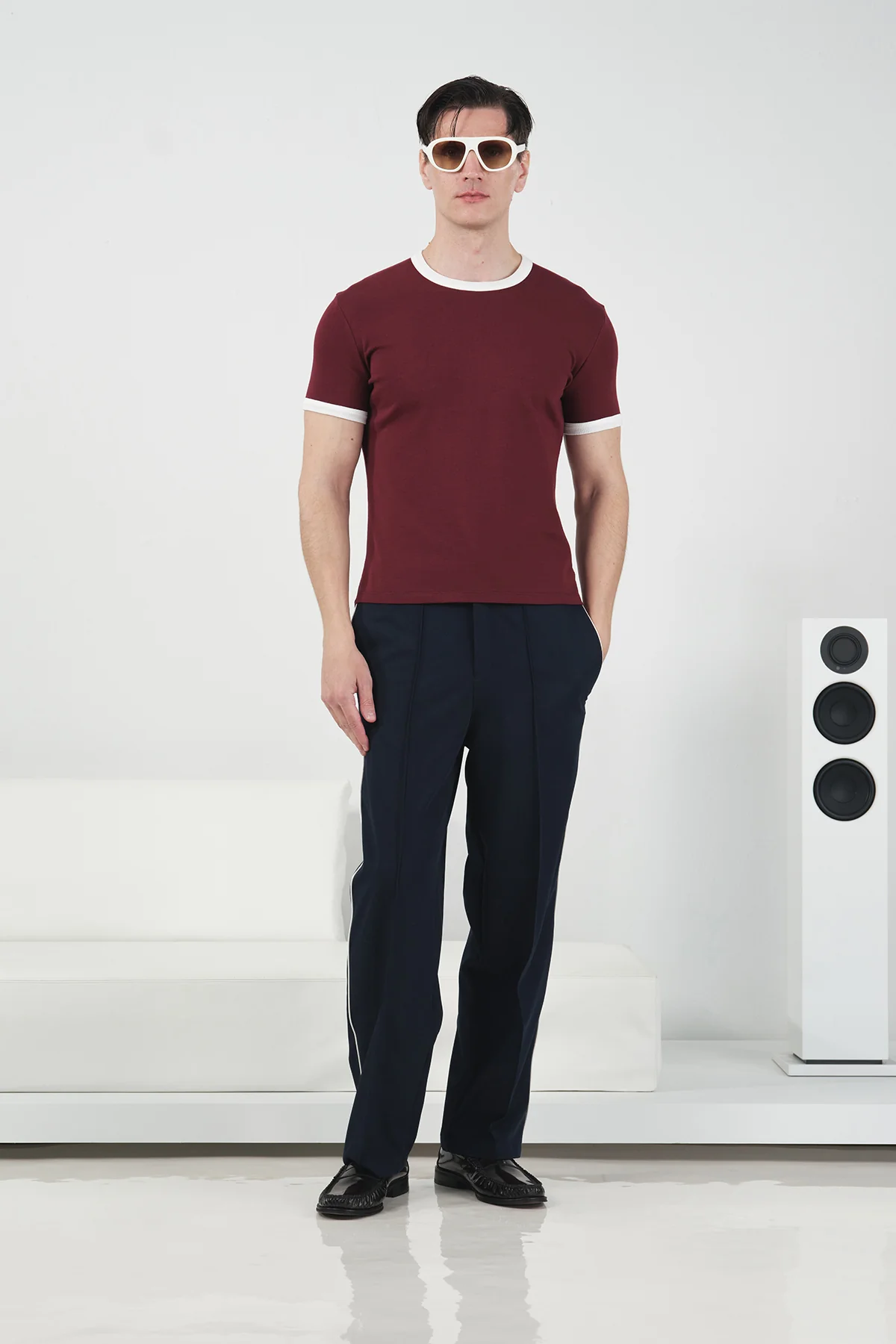 KONTRAST DETAYLI BİSİKLET YAKA BORDO T-SHIRT