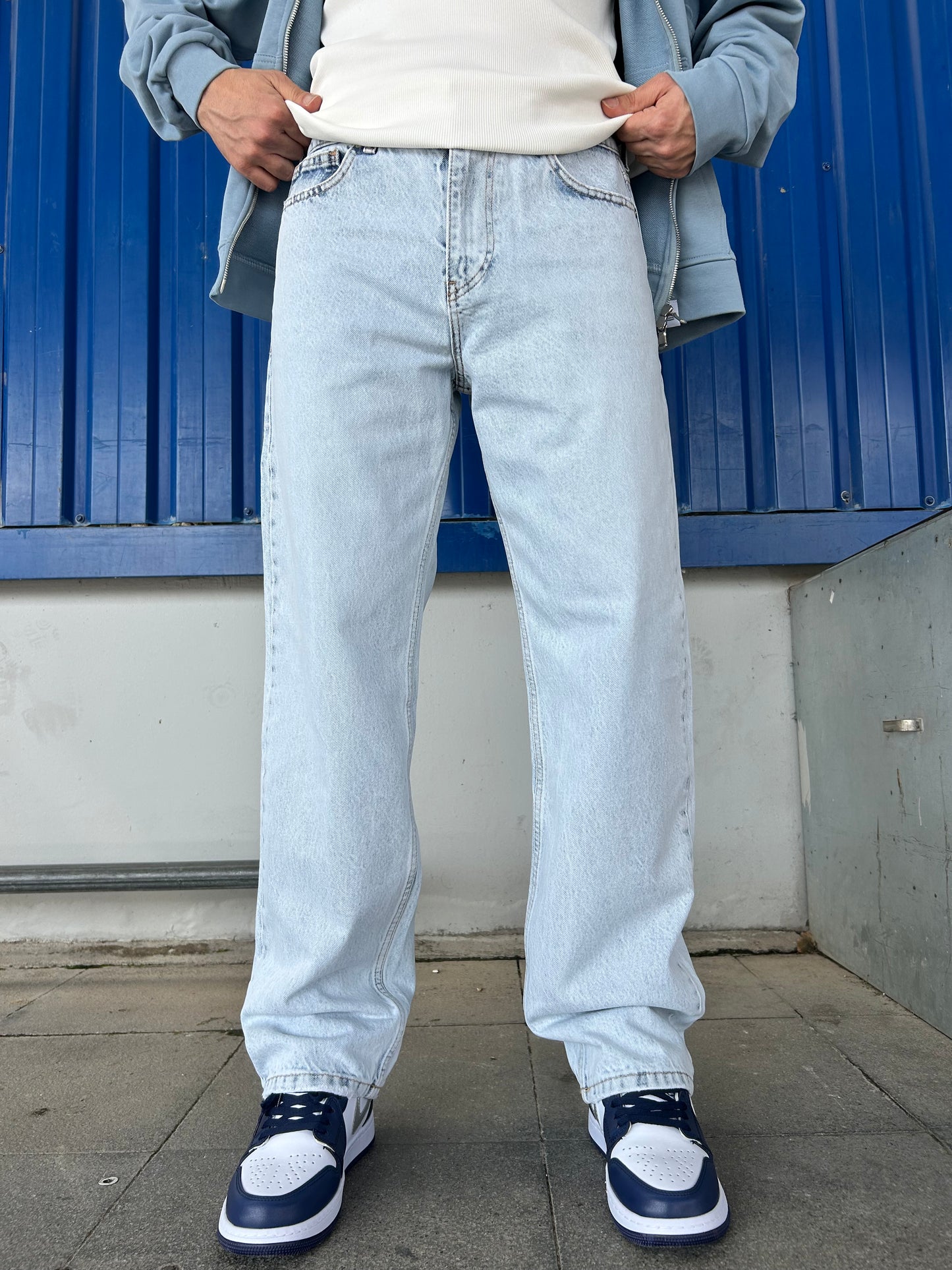 Açık Buz Mavi Taşlamalı Baggy Fit Jean