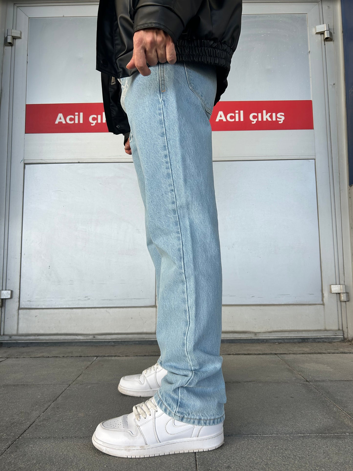 Açık Mavi Urban Script Nakış Detaylı Loose Fit Jean