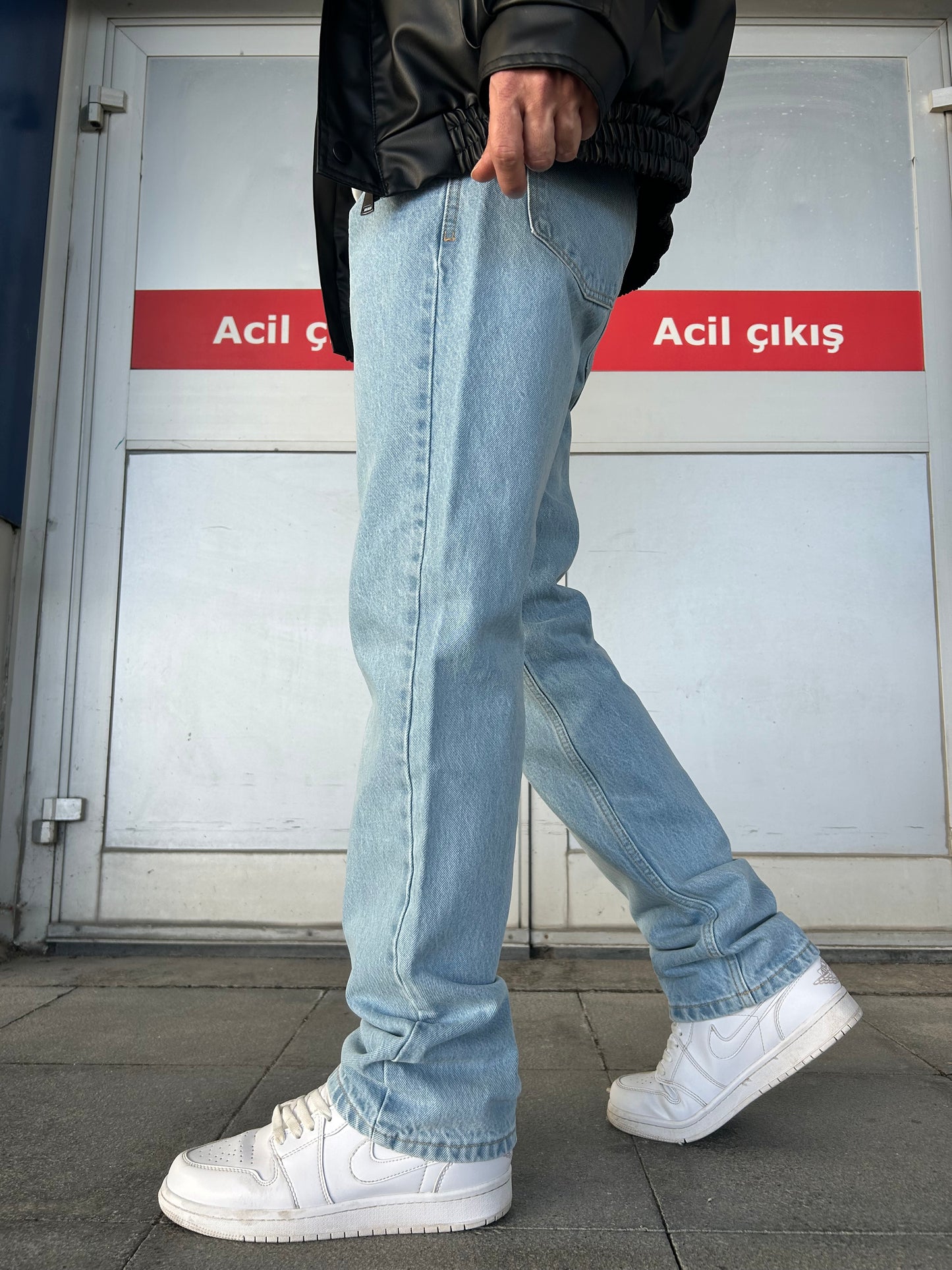 Açık Mavi Urban Script Nakış Detaylı Loose Fit Jean