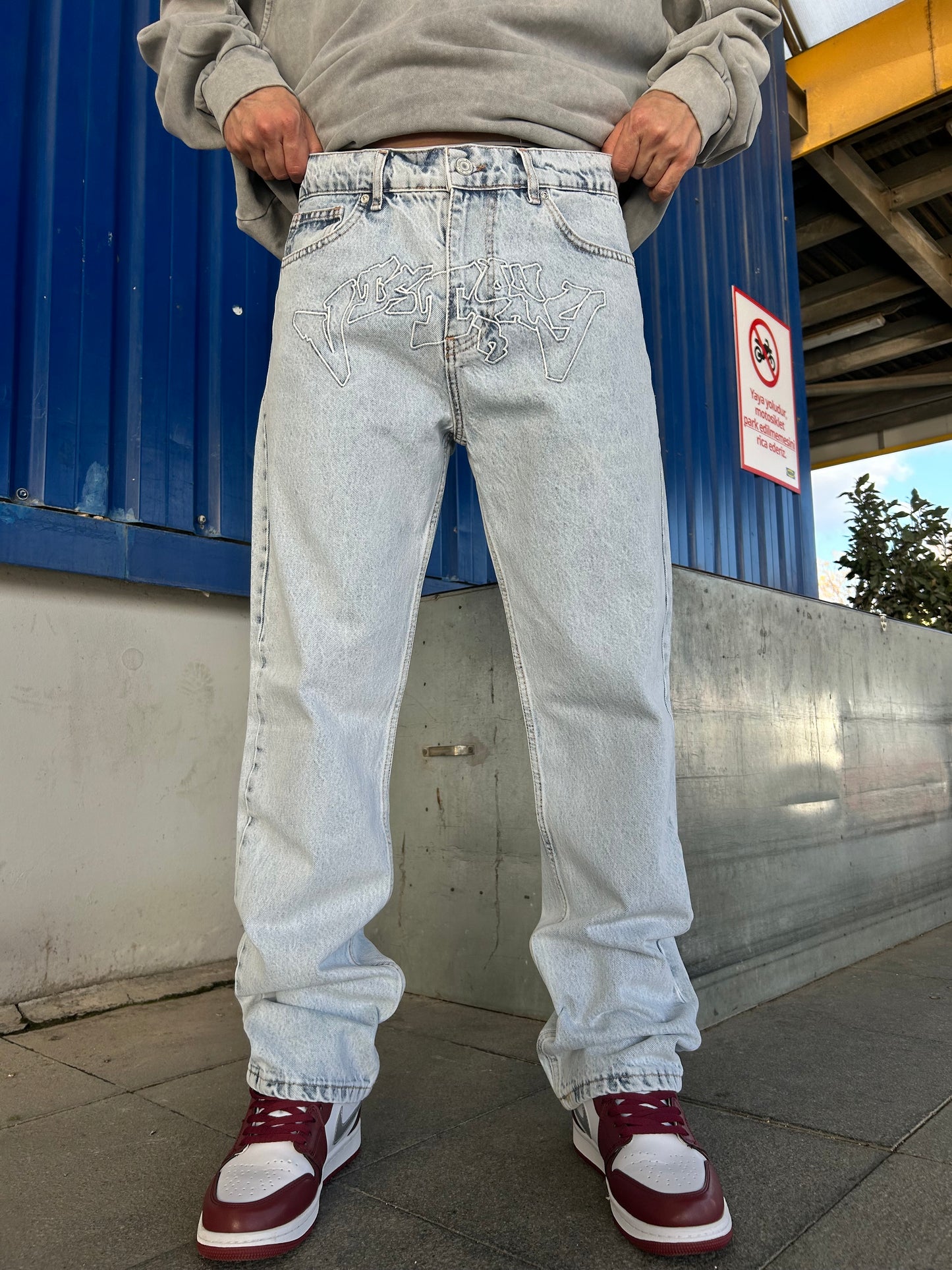 Açık Buz Mavisi Victory Script Nakış Detaylı Loose Fit Jean