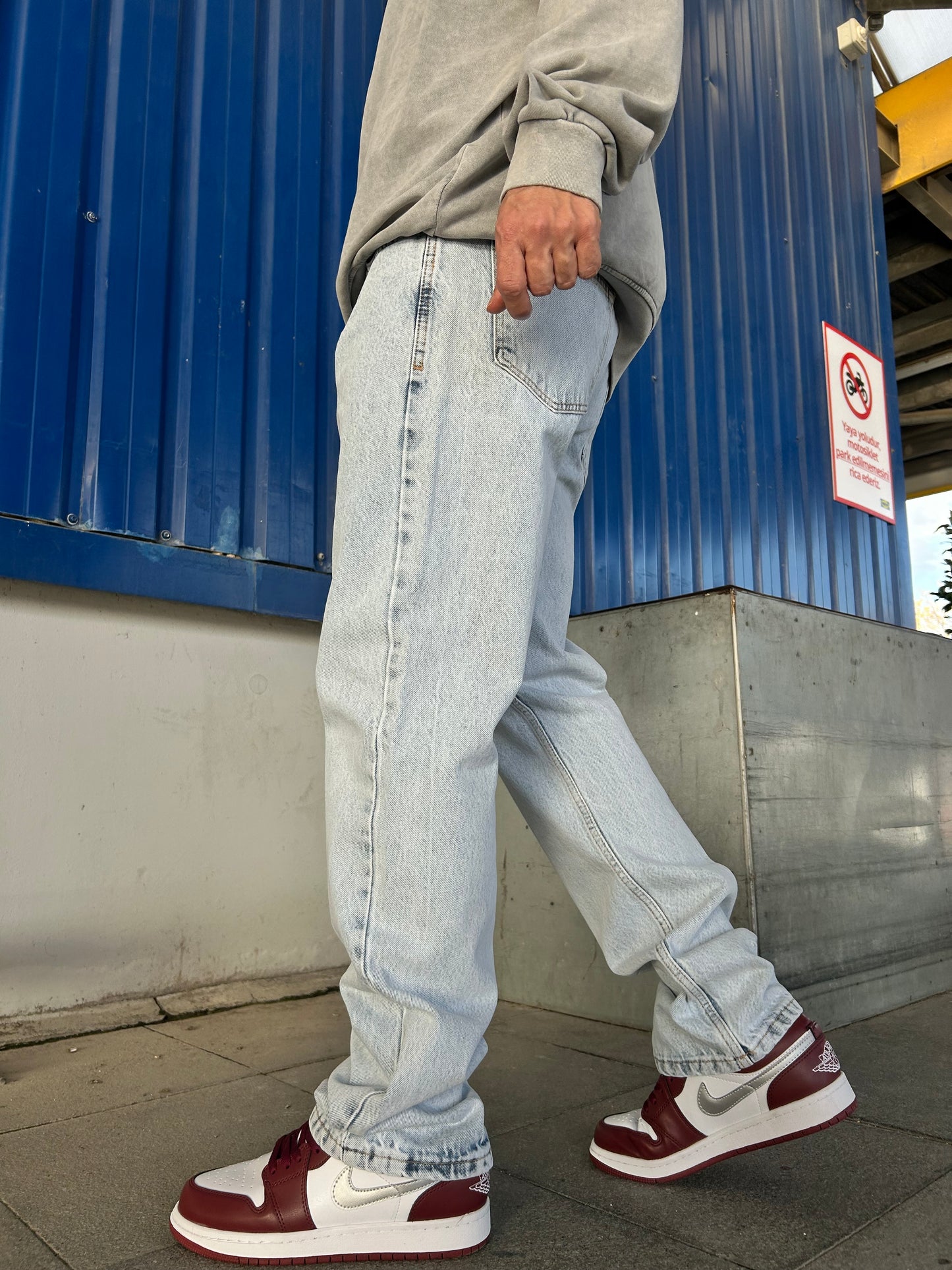Açık Buz Mavisi Victory Script Nakış Detaylı Loose Fit Jean