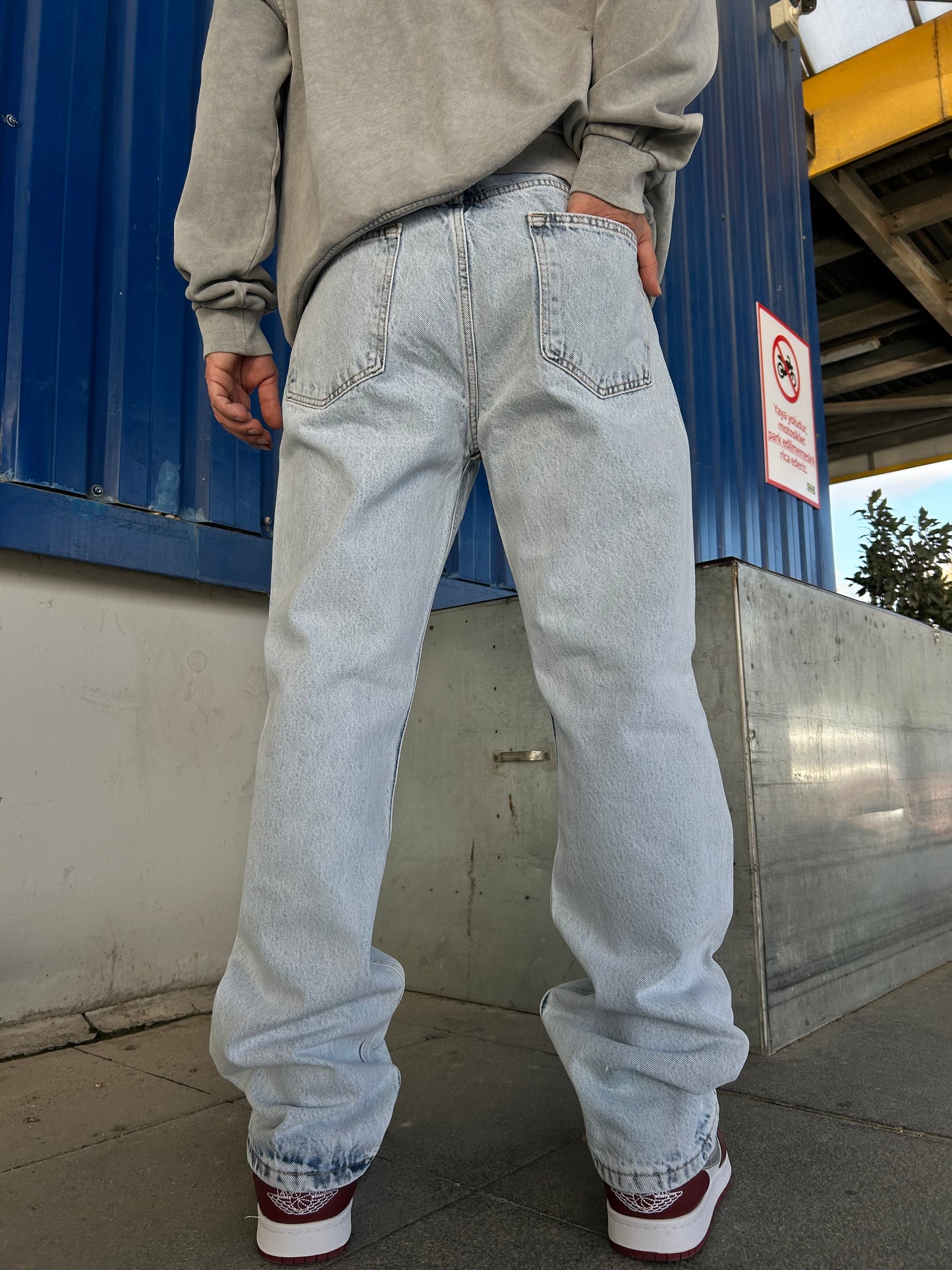 Açık Buz Mavisi Victory Script Nakış Detaylı Loose Fit Jean