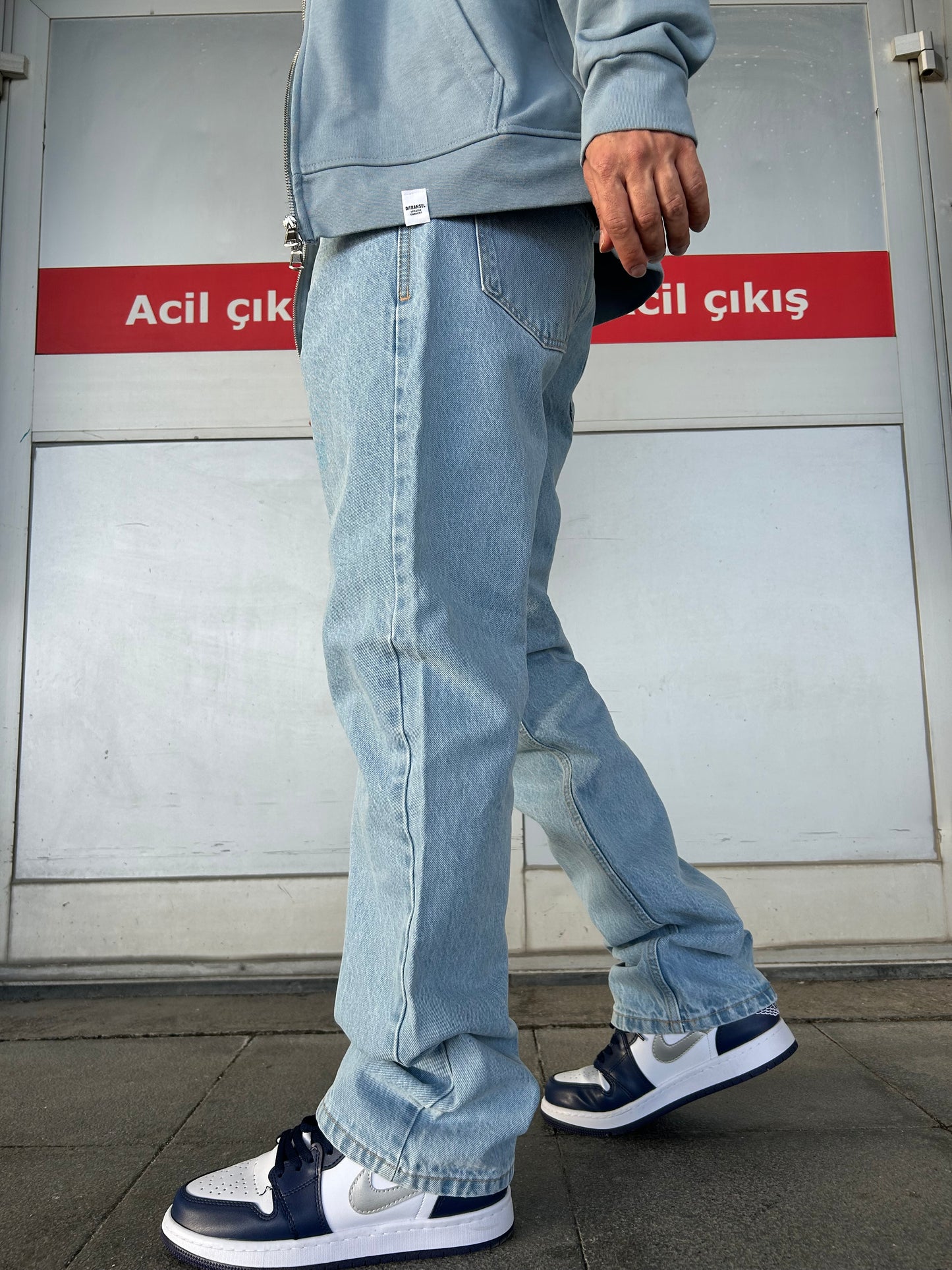 Açık Mavi Victory Script Nakış Detaylı Loose Fit Jean