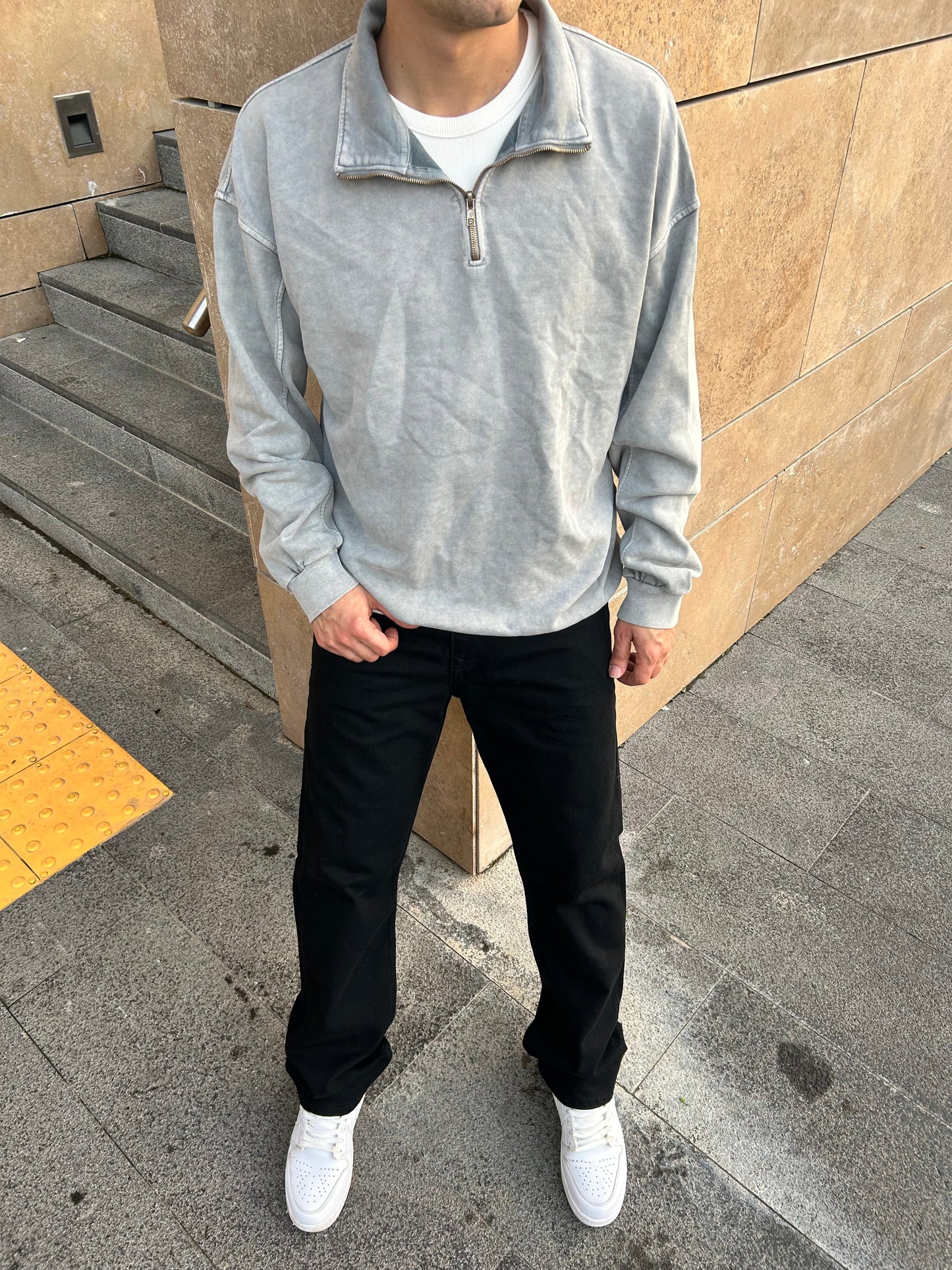 Açık Gri Yarım Fermuarlı Yıkamalı Sweat