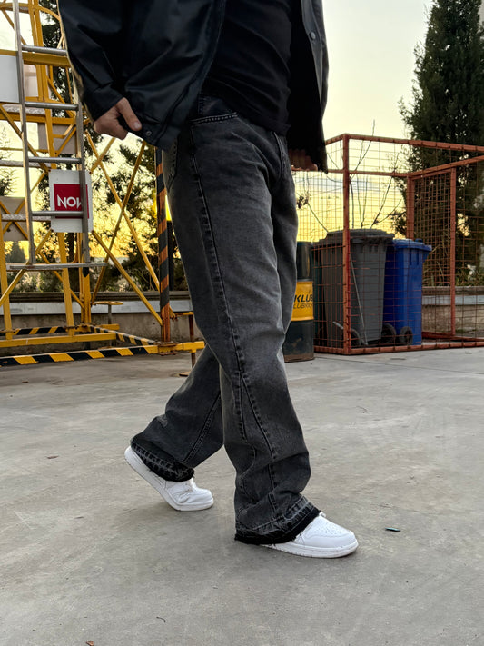 Siyah Yıkamalı Flared Fit Jeans
