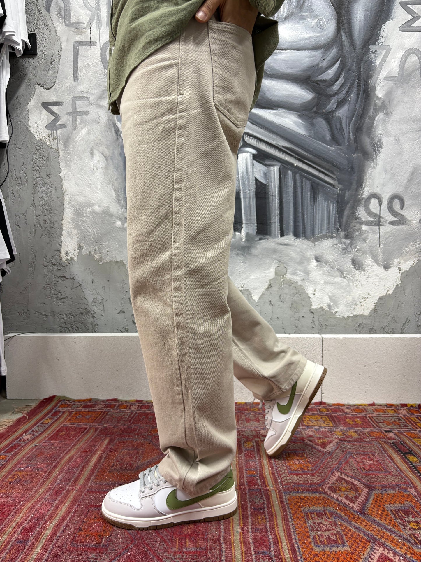 Basic Bej Baggy Jean