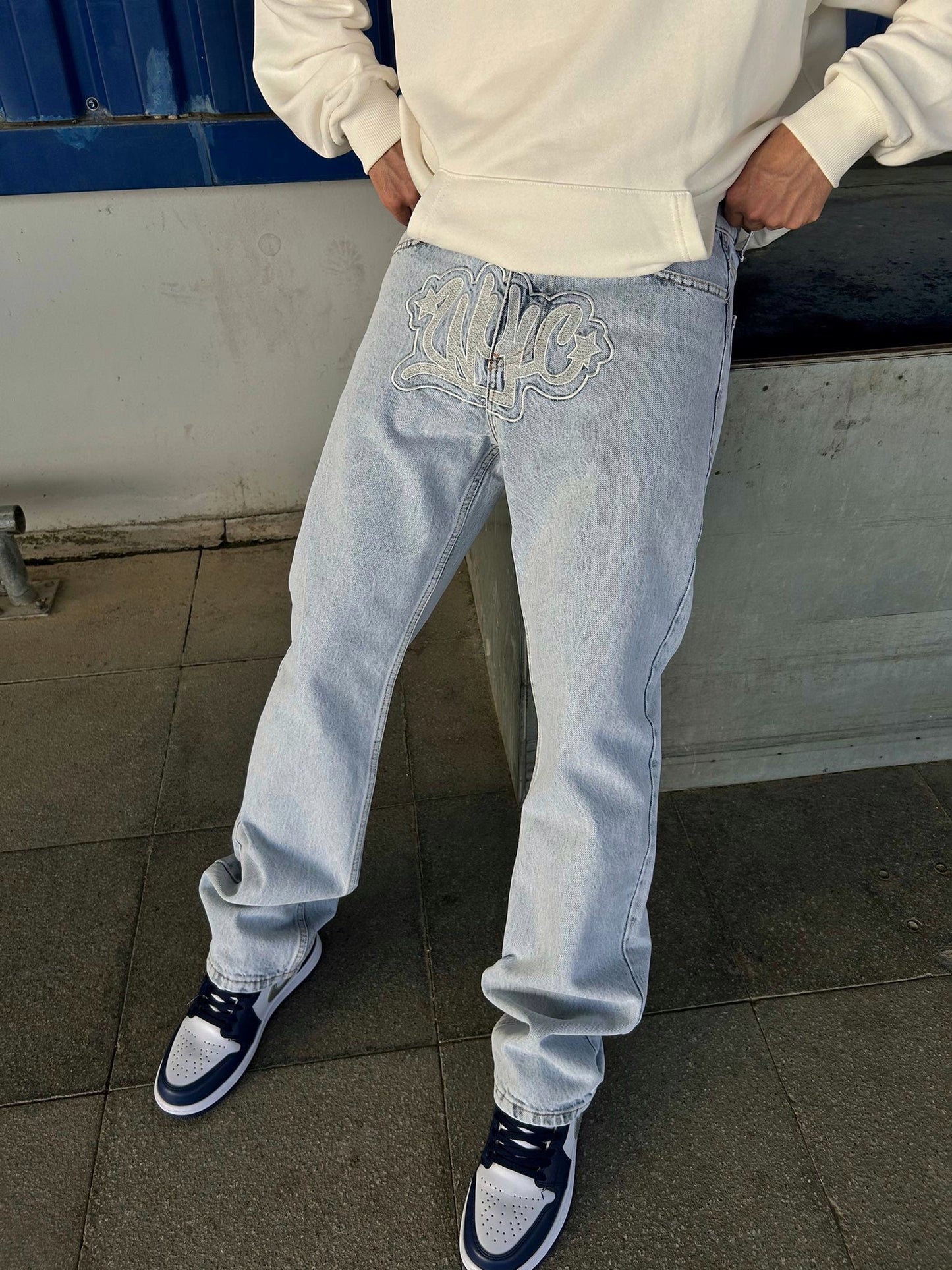 Açık Buz Mavisi Urban Script Nakış Detaylı Loose Fit Jean