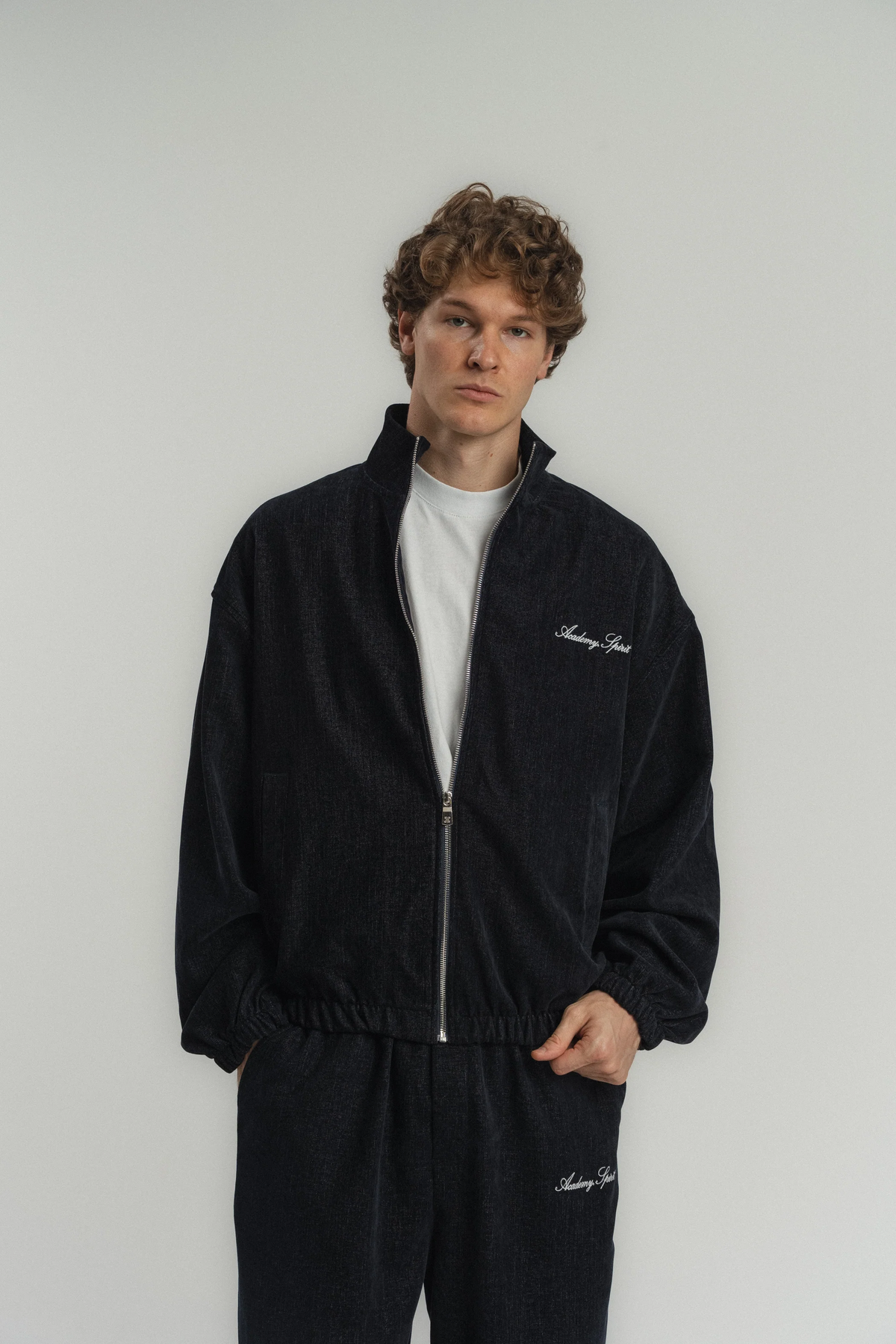 Nakış Detaylı Oversize Fermuarlı Ceket