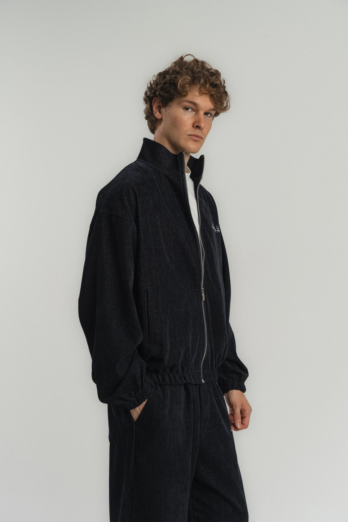 Nakış Detaylı Oversize Fermuarlı Ceket