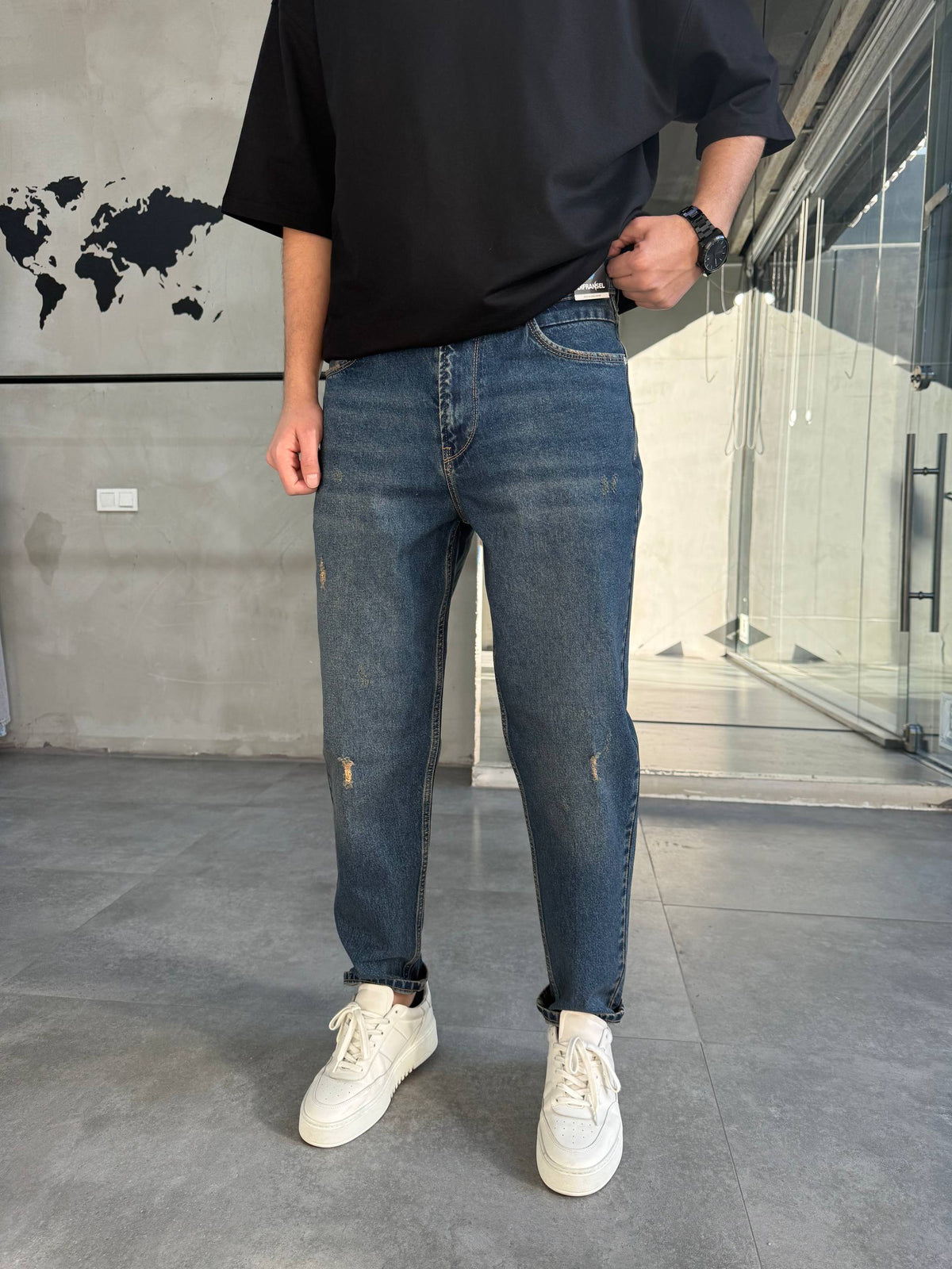 Yırtık Detaylı Rahat Kalıp TİNTLİ MAVİ Boyfriend Jean