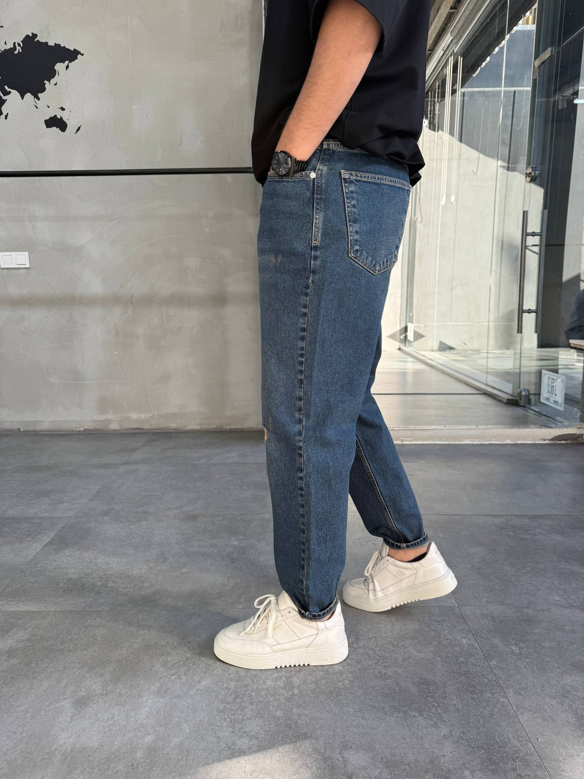 Yırtık Detaylı Rahat Kalıp TİNTLİ MAVİ Boyfriend Jean